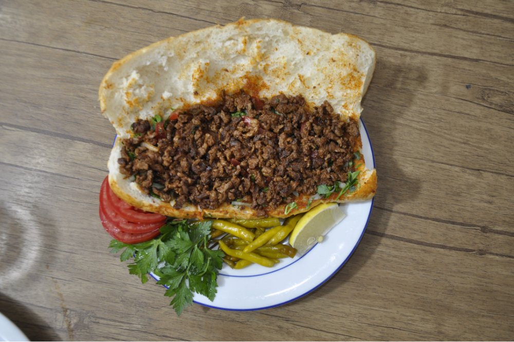 ekmek-arasi-et-tantuni_2.jpg